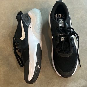 Nike explor next nature sneaker